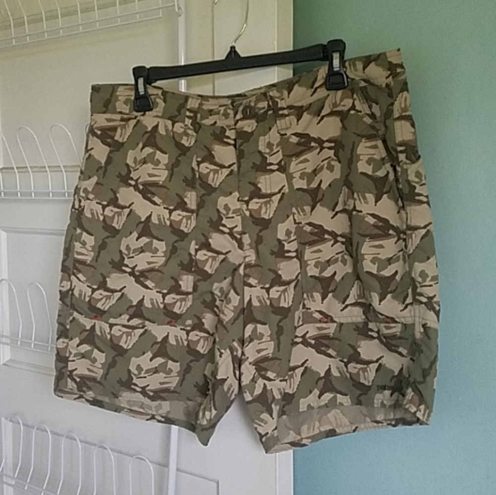 Patagonia Mens Wavefarer Camo Swim Trunks Size 34 Outdoor Active Swim Beach